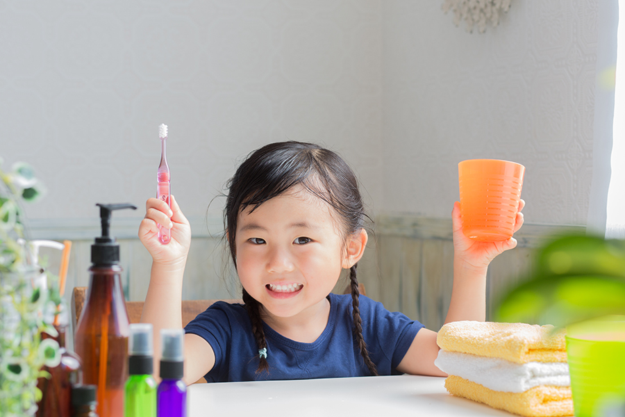 毎日の歯磨きで汚れをしっかり落とす